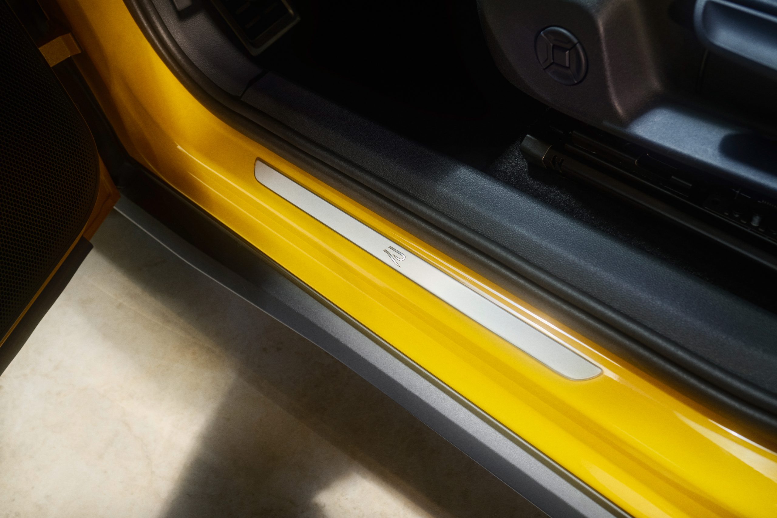 VW_T_ROC_TC_1300_Door_Sill_R_LINE